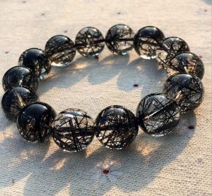 thạch anh tóc đen