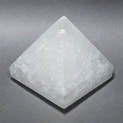 Kim Tự Tháp Đá Thạch Anh Trắng trong suốt, vật phẩm thanh lọc năng lượng, khuếch đại trí tuệ và bảo vệ không gian làm việc.