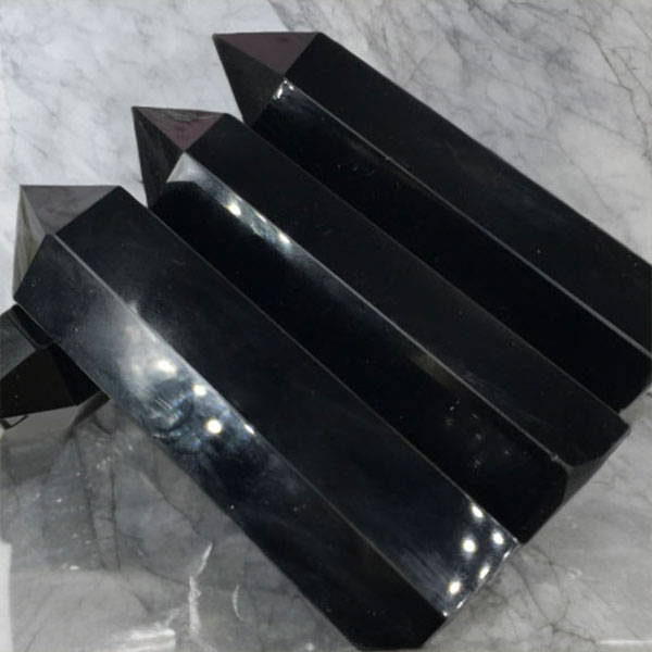 tru-thach-anh-den1 Trụ Đá Thạch Anh Đen SOLUNA, vật phẩm trấn trạch, hộ mệnh và thu hút quyền lực số 1 cho bàn làm việc.