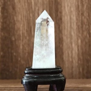 Trụ Đá Thạch Anh Trắng tự nhiên (Clear Quartz), Bậc Thầy Chữa Lành, thu hút tài lộc và tăng cường tư duy minh mẫn.